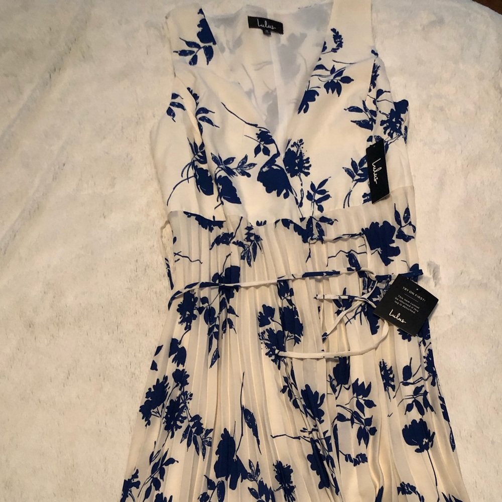 LULU’s long blue and white floral maxi dress